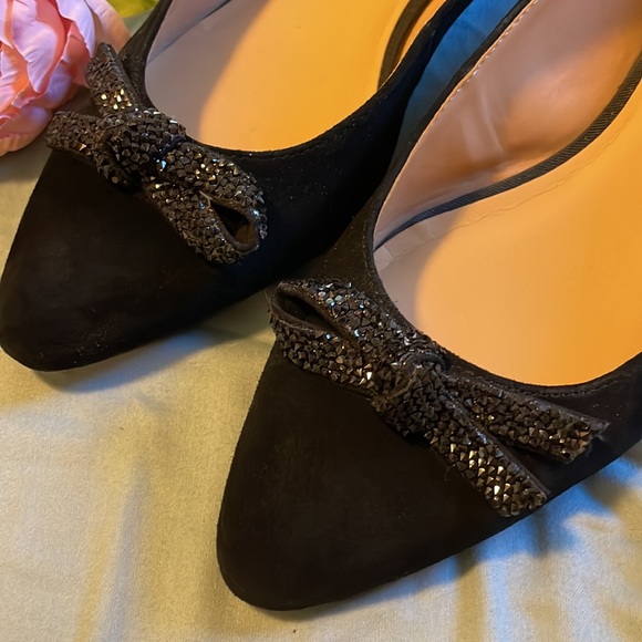 Like new Talbots Edison Bow Flat, Black Suede with Beaded Bow, Size 11M - Picture 2 of 6